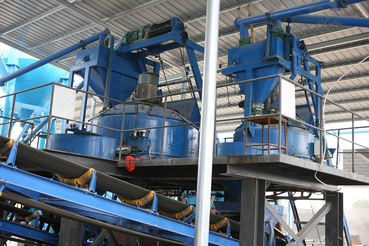 Industrial process equipment mixer