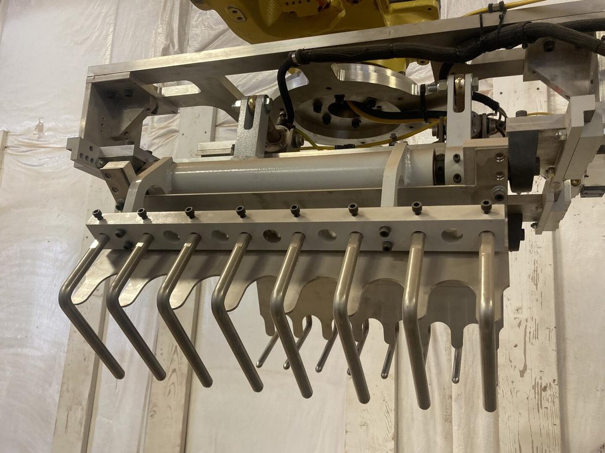 Fanuc palletizer end effector detail
